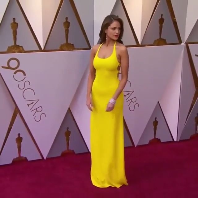 eiza gonzalez oscar dress